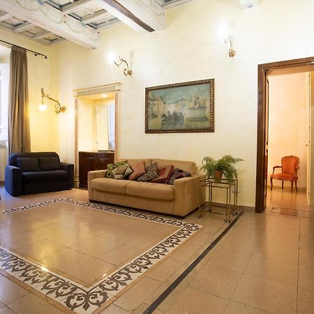 Апартаменты Domus Minervae Рим Экстерьер фото